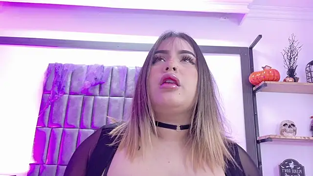 MeryStone online show from October 22, 2025, 4:01 am