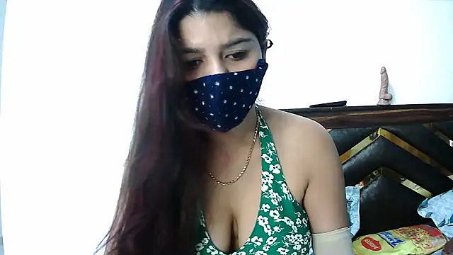 Gloie4u online show from October 29, 2025, 4:33 am