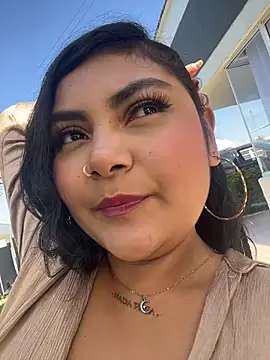 Juli Walker online show from March 16, 2026, 2:10 pm