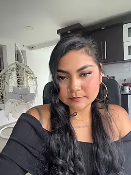 Snapshot of Juli_Walker chatting on April 28, 2026, 2:54 pm Juli Walker online show from April 28, 2026, 2:54 pm