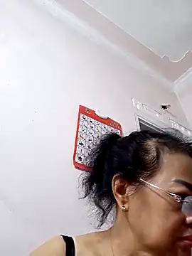 Hotestlove online show from November 10, 2025, 12:32 pm