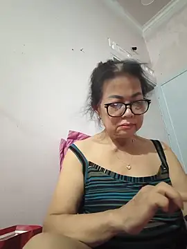 Hotestlove online show from June 14, 2026, 4:57 am