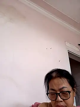 Hotestlove online show from April 24, 2026, 3:41 am