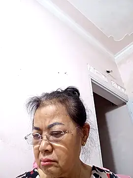 Snapshot of Hotestlove chatting on March 4, 2026, 11:45 pm Hotestlove online show from March 4, 2026, 11:45 pm