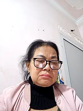 Snapshot of Hotestlove chatting on February 13, 2026, 12:16 pm Hotestlove online show from February 13, 2026, 12:16 pm