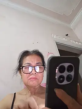 Hotestlove online show from June 10, 2026, 12:28 pm