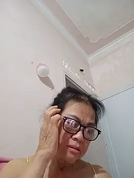 Snapshot of Hotestlove chatting on July 19, 2026, 12:46 pm Hotestlove online show from July 19, 2026, 12:46 pm
