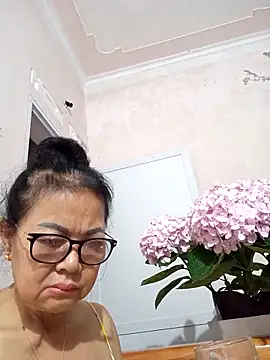 Hotestlove online show from April 21, 2026, 9:54 pm