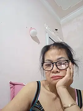 Snapshot of Hotestlove chatting on July 14, 2026, 7:13 am Hotestlove online show from July 14, 2026, 7:13 am
