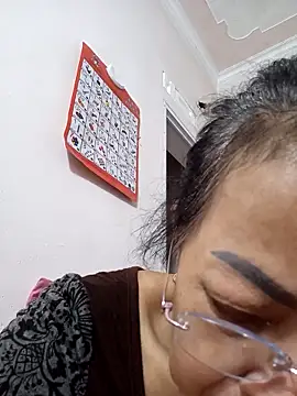 Hotestlove online show from October 10, 2025, 1:34 pm