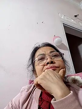 Snapshot of Hotestlove chatting on February 5, 2026, 1:51 pm Hotestlove online show from February 5, 2026, 1:51 pm