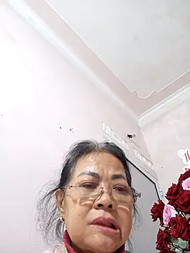 Snapshot of Hotestlove chatting on February 4, 2026, 12:22 pm Hotestlove online show from February 4, 2026, 12:22 pm