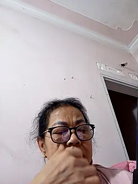 Snapshot of Hotestlove chatting on February 12, 2026, 10:53 pm Hotestlove online show from February 12, 2026, 10:53 pm