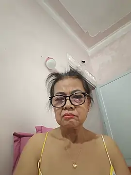 Snapshot of Hotestlove chatting on August 3, 2026, 11:31 pm Hotestlove online show from August 3, 2026, 11:31 pm