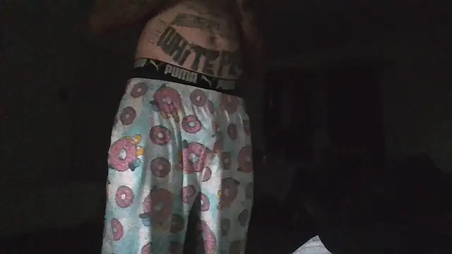 Crackkers online show from October 15, 2025, 8:33 am