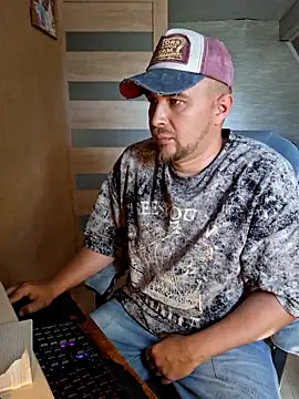 Foxyshaved online show from June 20, 2026, 11:15 am