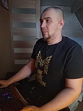 Snapshot of Foxyshaved chatting on February 16, 2026, 7:29 am Foxyshaved online show from February 16, 2026, 7:29 am