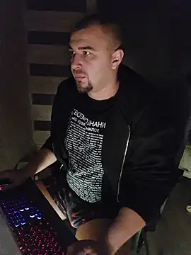 Foxyshaved online show from November 3, 2025, 3:23 am