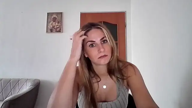 Snapshot of DagmarieFlirt chatting on February 6, 2025, 10:36 am DagmarieFlirt online show from February 6, 2025, 10:36 am
