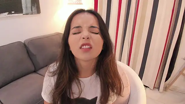 Snapshot of Raychell_Black chatting on October 23, 2025, 4:27 pm Raychell Black online show from October 23, 2025, 4:27 pm