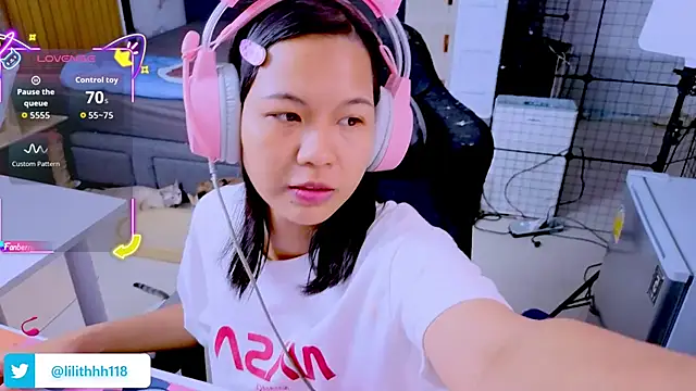 Snapshot of Kana_G chatting on February 25, 2026, 7:52 am Kana G online show from February 25, 2026, 7:52 am