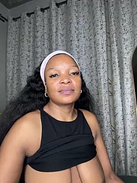 slimcateee online show from December 17, 2025, 8:03 pm