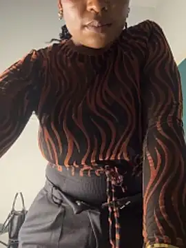 slimcateee online show from October 19, 2025, 8:33 pm