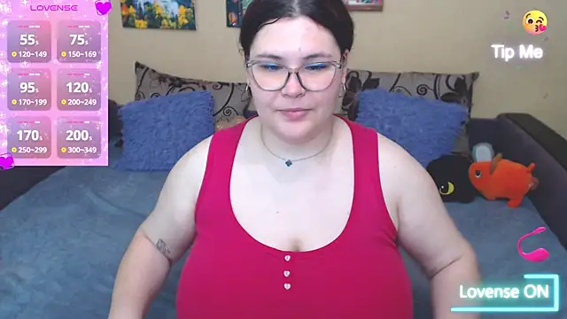 Snapshot of JuliaKeln chatting on July 2, 2026, 8:09 am JuliaKeln online show from July 2, 2026, 8:09 am