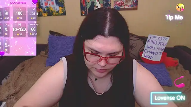 Snapshot of JuliaKeln chatting on June 5, 2026, 12:44 pm JuliaKeln online show from June 5, 2026, 12:44 pm