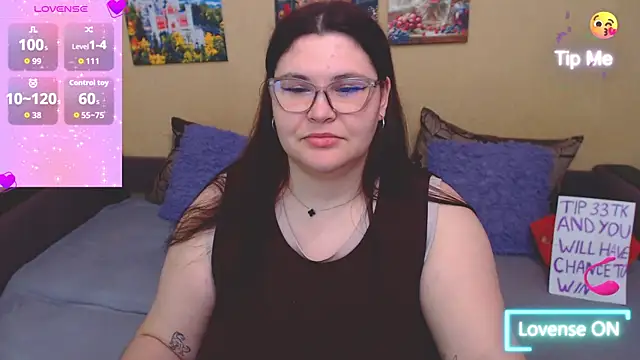 Snapshot of JuliaKeln chatting on June 7, 2026, 3:17 pm JuliaKeln online show from June 7, 2026, 3:17 pm