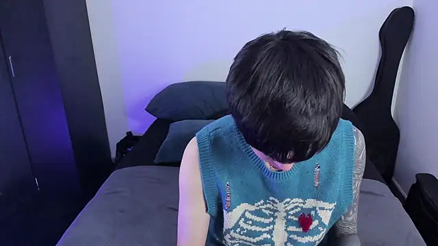 Snapshot of Aventure_Twinks chatting on November 1, 2025, 3:46 am Aventure Twinks online show from November 1, 2025, 3:46 am