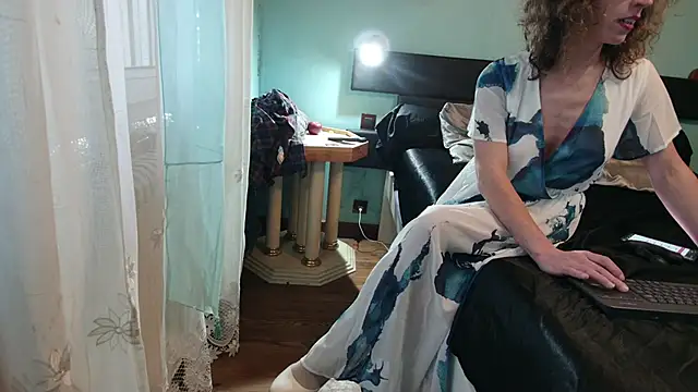 Snapshot of Prxscillia_Tx chatting on October 28, 2025, 4:17 pm Prxscillia Tx online show from October 28, 2025, 4:17 pm