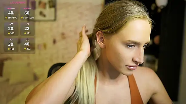 Snapshot of Nicolette__Shea_ chatting on October 24, 2025, 1:32 pm Nicolette Shea online show from October 24, 2025, 1:32 pm