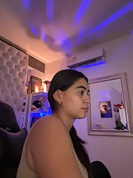 Snapshot of ZarahEvans chatting on November 11, 2025, 7:30 pm ZarahEvans online show from November 11, 2025, 7:30 pm