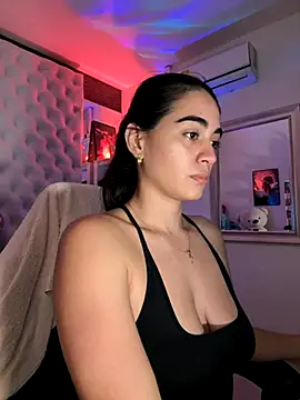 Snapshot of ZarahEvans chatting on December 5, 2025, 8:06 pm ZarahEvans online show from December 5, 2025, 8:06 pm