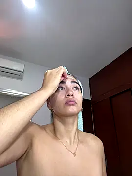 Snapshot of ZarahEvans chatting on November 15, 2025, 9:41 pm ZarahEvans online show from November 15, 2025, 9:41 pm