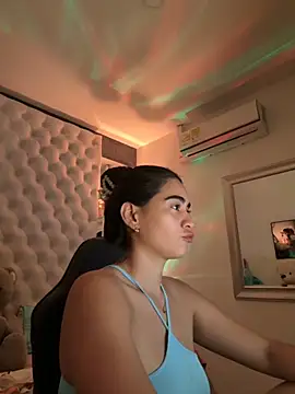 Snapshot of ZarahEvans chatting on November 13, 2025, 8:02 pm ZarahEvans online show from November 13, 2025, 8:02 pm