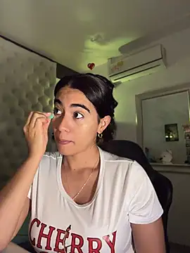 Snapshot of ZarahEvans chatting on July 3, 2026, 9:21 pm ZarahEvans online show from July 3, 2026, 9:21 pm