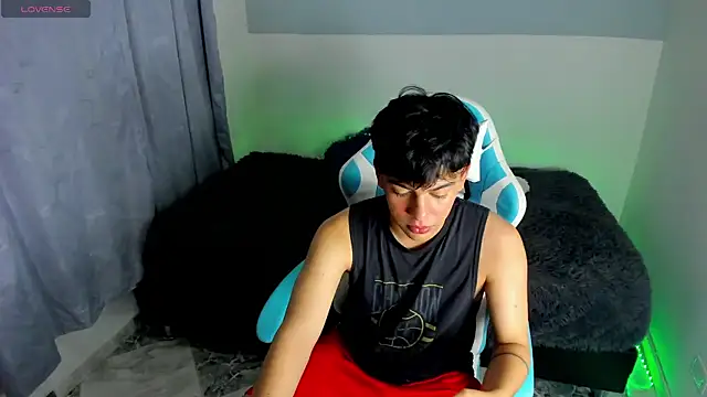 Snapshot of Franco_Rizzo_ chatting on March 14, 2025, 12:21 am Franco Rizzo online show from March 14, 2025, 12:21 am