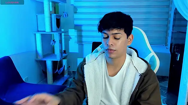 Snapshot of Franco_Rizzo_ chatting on October 5, 2025, 12:34 am Franco Rizzo online show from October 5, 2025, 12:34 am