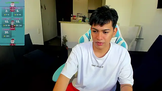 Snapshot of Franco_Rizzo_ chatting on December 19, 2024, 8:34 pm Franco Rizzo online show from December 19, 2024, 8:34 pm