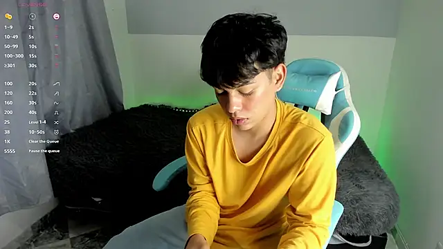 Snapshot of Franco_Rizzo_ chatting on March 22, 2025, 8:26 pm Franco Rizzo online show from March 22, 2025, 8:26 pm