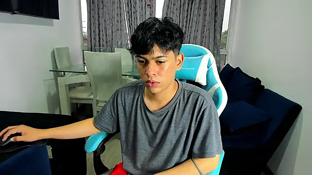 Snapshot of Franco_Rizzo_ chatting on February 8, 2025, 10:51 pm Franco Rizzo online show from February 8, 2025, 10:51 pm