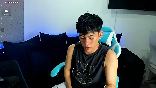 Snapshot of Franco_Rizzo_ chatting on February 26, 2025, 11:41 pm Franco Rizzo online show from February 26, 2025, 11:41 pm