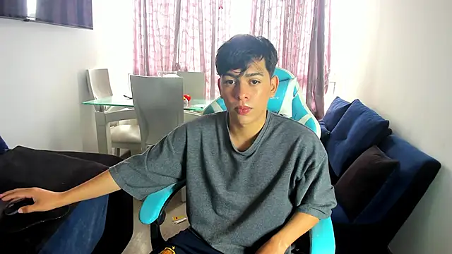 Snapshot of Franco_Rizzo_ chatting on February 11, 2025, 7:05 pm Franco Rizzo online show from February 11, 2025, 7:05 pm