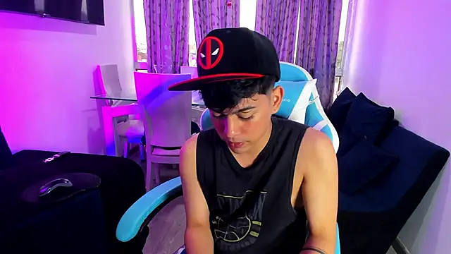 Snapshot of Franco_Rizzo_ chatting on February 4, 2025, 10:34 pm Franco Rizzo online show from February 4, 2025, 10:34 pm