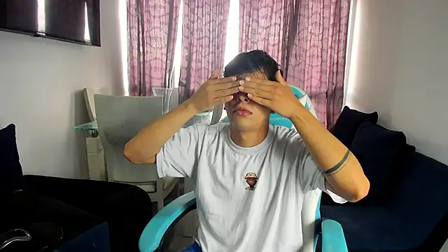 Snapshot of Franco_Rizzo_ chatting on February 22, 2025, 9:59 pm Franco Rizzo online show from February 22, 2025, 9:59 pm