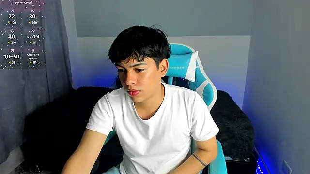 Snapshot of Franco_Rizzo_ chatting on March 7, 2025, 9:27 pm Franco Rizzo online show from March 7, 2025, 9:27 pm