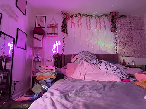 VixenCapri online show from February 11, 2026, 10:09 pm