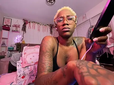 VixenCapri online show from February 4, 2026, 12:38 am